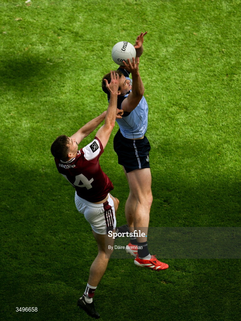 28 June 2026; Peadar Ó Cofaigh Byrne of Dublin in action against Matthew Tierney of Galway during the GAA Football All-Ireland Senior Championship quarter-final match between Dublin and Galway at Croke Park in Dublin. Photo by Daire Brennan/Sportsfile