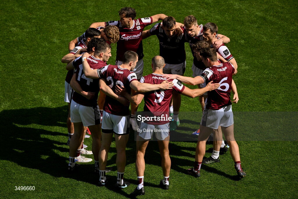 28 June 2026; The Galway team huddle ahead of the GAA Football All-Ireland Senior Championship quarter-final match between Dublin and Galway at Croke Park in Dublin. Photo by Daire Brennan/Sportsfile