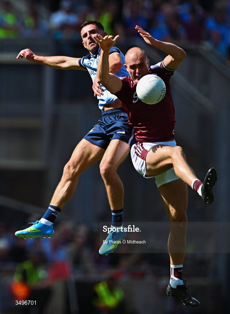 28 June 2026; John Maher of Galway in action against Niall Scully of Dublin during the GAA Football All-Ireland Senior Championship quarter-final match between Dublin and Galway at Croke Park in Dublin. Photo by Piaras Ó Mídheach/Sportsfile