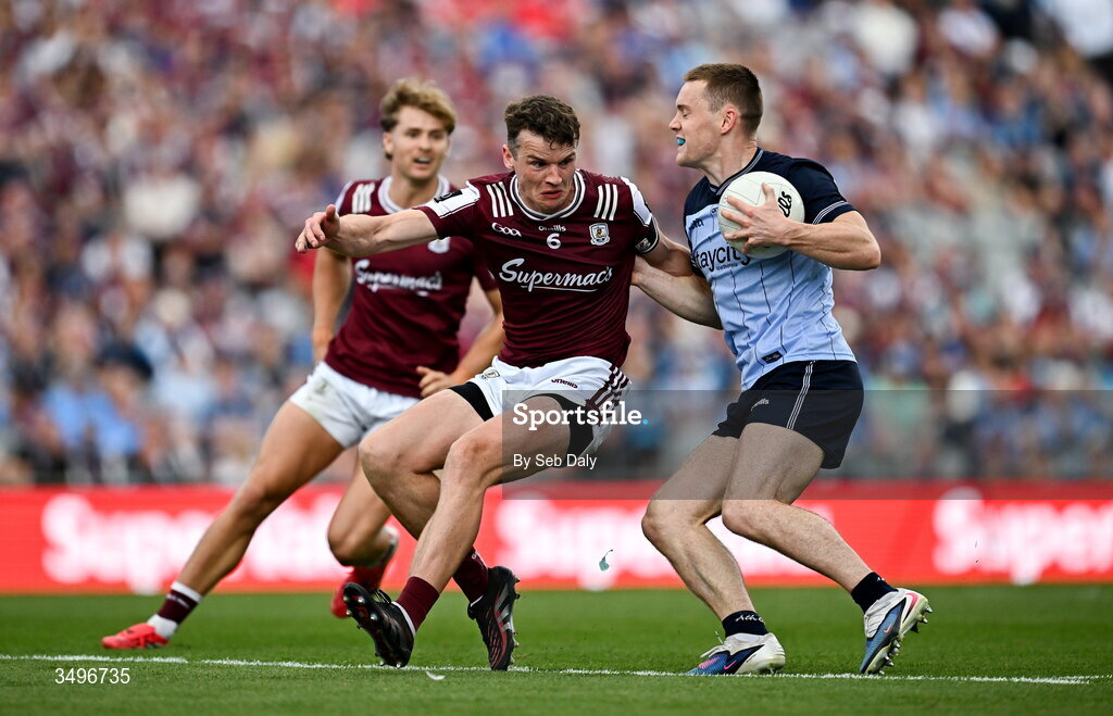 28 June 2026; Con O'Callaghan of Dublin in action against John Daly of Galway during the GAA Football All-Ireland Senior Championship quarter-final match between Dublin and Galway at Croke Park in Dublin. Photo by Seb Daly/Sportsfile