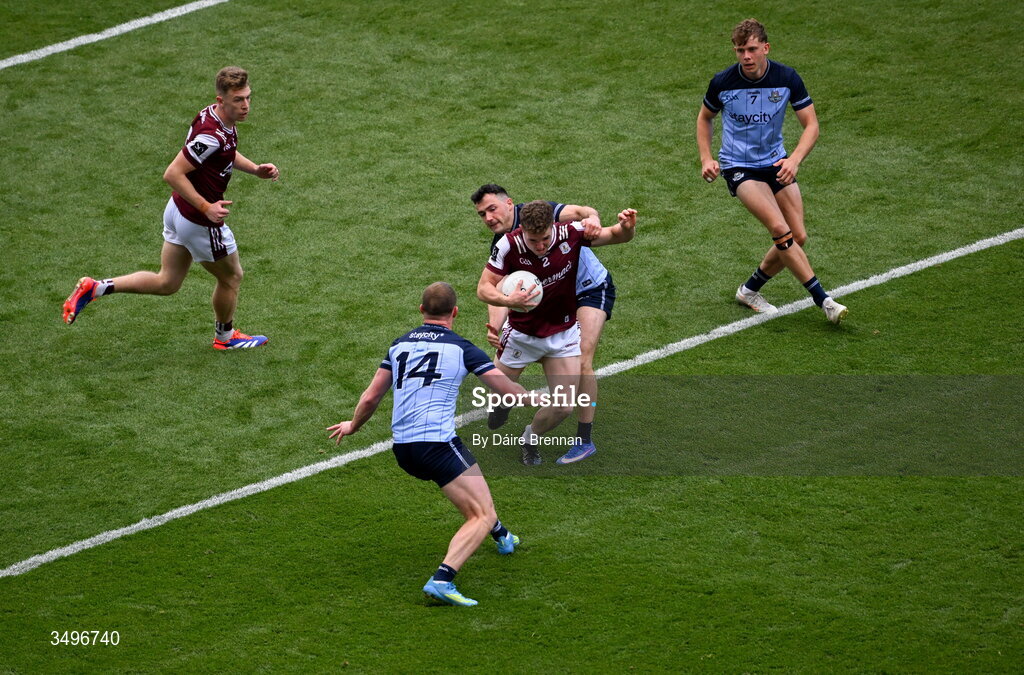 28 June 2026; Jack Glynn of Galway in action against Colm Basquel of Dublin during the GAA Football All-Ireland Senior Championship quarter-final match between Dublin and Galway at Croke Park in Dublin. Photo by Daire Brennan/Sportsfile