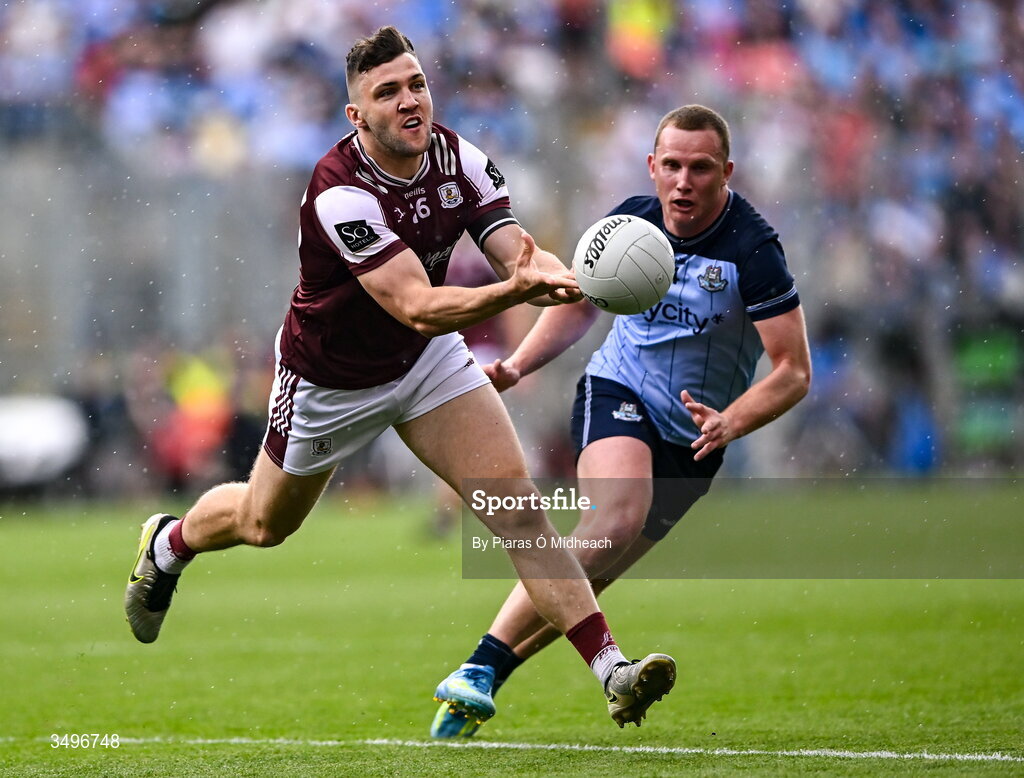 28 June 2026; Damien Comer of Galway in action against Ciarán Kilkenny of Dublin during the GAA Football All-Ireland Senior Championship quarter-final match between Dublin and Galway at Croke Park in Dublin. Photo by Piaras Ó Mídheach/Sportsfile