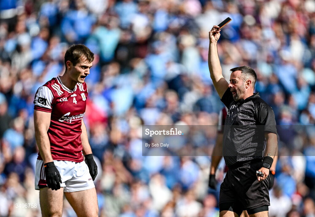 28 June 2026; Referee David Gough shows a black card to Galway's Liam Silke during the GAA Football All-Ireland Senior Championship quarter-final match between Dublin and Galway at Croke Park in Dublin. Photo by Seb Daly/Sportsfile