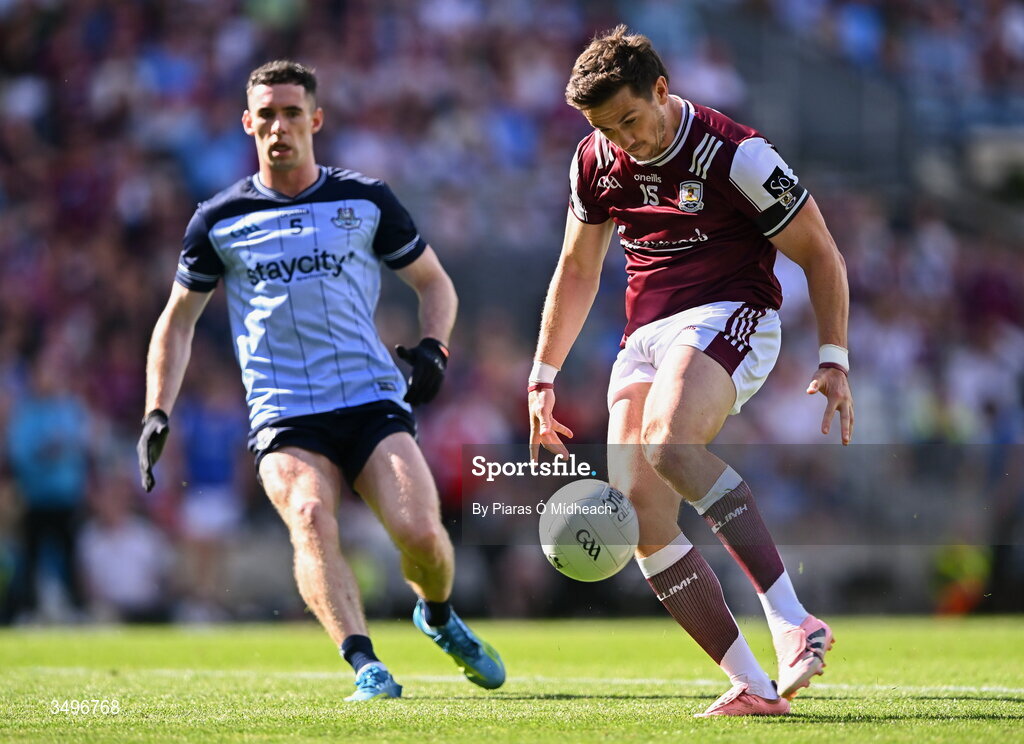 28 June 2026; Shane Walsh of Galway scores a point during the GAA Football All-Ireland Senior Championship quarter-final match between Dublin and Galway at Croke Park in Dublin. Photo by Piaras Ó Mídheach/Sportsfile