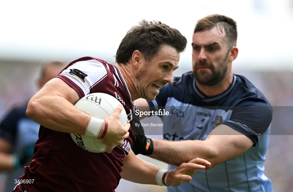 28 June 2026; Shane Walsh of Galway in action against Seán MacMahon of Dublin during the GAA Football All-Ireland Senior Championship quarter-final match between Dublin and Galway at Croke Park in Dublin. Photo by Sam Barnes/Sportsfile