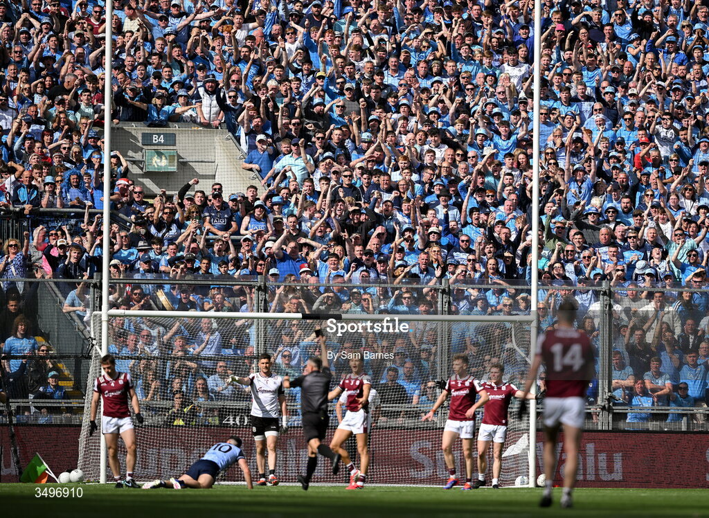 28 June 2026; Dublin supporters react as referee David Gough shows a black card to Liam Silke of Galway during the GAA Football All-Ireland Senior Championship quarter-final match between Dublin and Galway at Croke Park in Dublin. Photo by Sam Barnes/Sportsfile