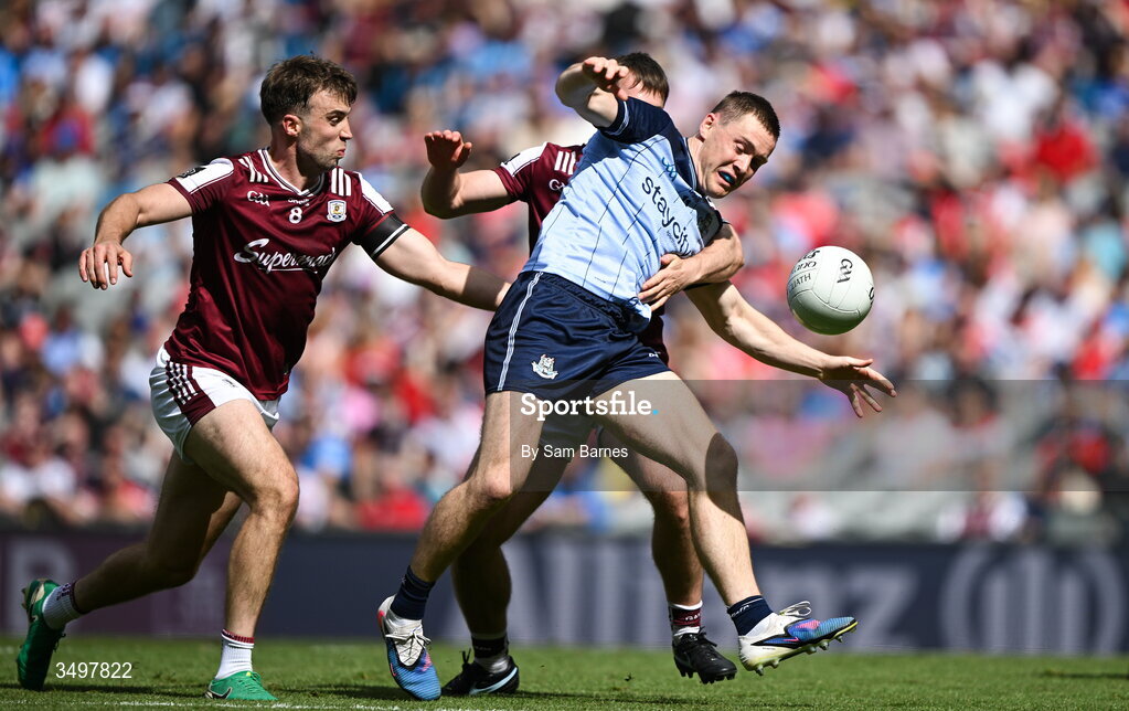 28 June 2026; Con O'Callaghan of Dublin in action against Paul Conroy, left, and Liam Silke of Galway during the GAA Football All-Ireland Senior Championship quarter-final match between Dublin and Galway at Croke Park in Dublin. Photo by Sam Barnes/Sportsfile