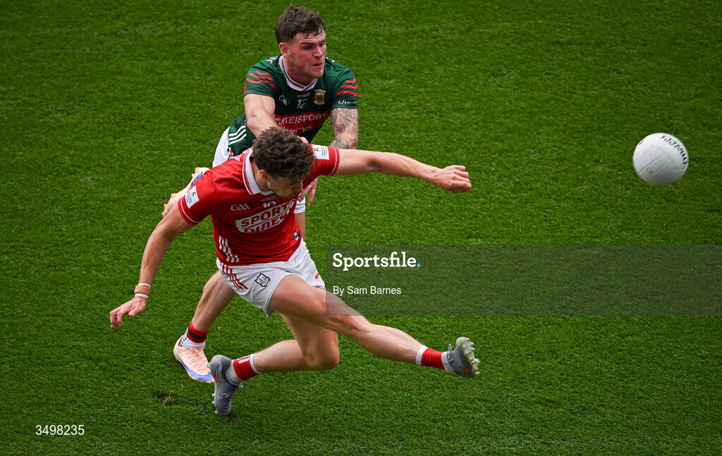 27 June 2026; Paul Walsh of Cork in action against Jordan Flynn of Mayo during the GAA Football All-Ireland Senior Championship quarter-final match between Cork and Mayo at Croke Park in Dublin. Photo by Sam Barnes/Sportsfile