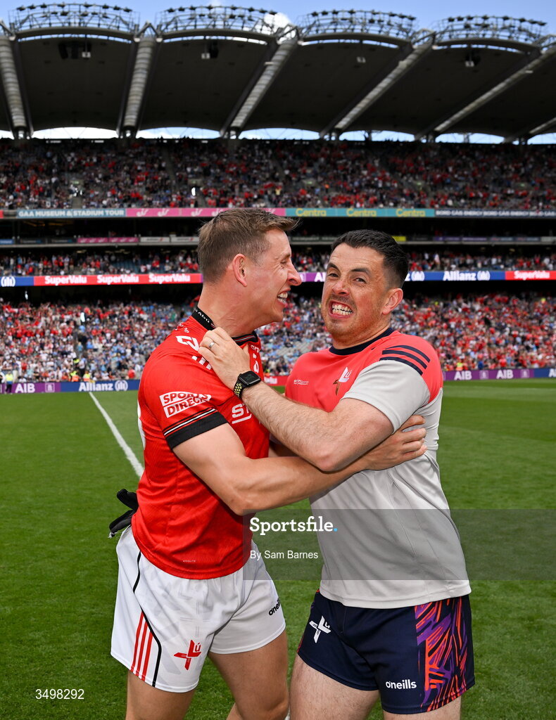 28 June 2026; Anthony Williams of Louth, left, celebrates with coach Ronan O’Neill during the GAA Football All-Ireland Senior Championship quarter-final match between Louth and Monaghan at Croke Park in Dublin. Photo by Sam Barnes/Sportsfile