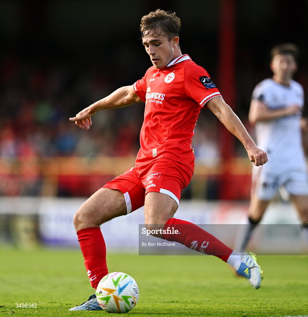 22 June 2026; Evan Caffrey of Shelbourne during the SSE Airtricity Men’s Premier Division match between Shelbourne and Bohemians at Tolka Park in Dublin. Photo by Ben McShane/Sportsfile