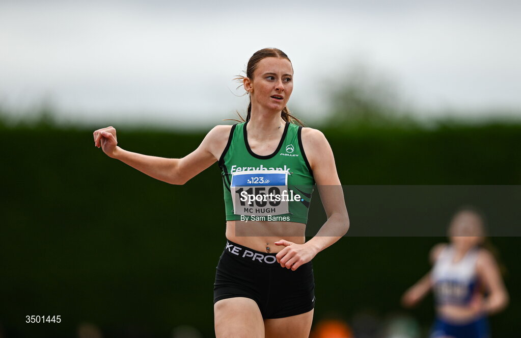 4 July 2026; Ellis McHugh of Ferrybank AC, Waterford, centre, competes in the under 20 women's 400m heats during day one of the 123.ie National U20 & U23 Track & Field Championships at Tullamore Harriers Athletics Club in Tullamore, Offaly. Photo by Sam Barnes/Sportsfile