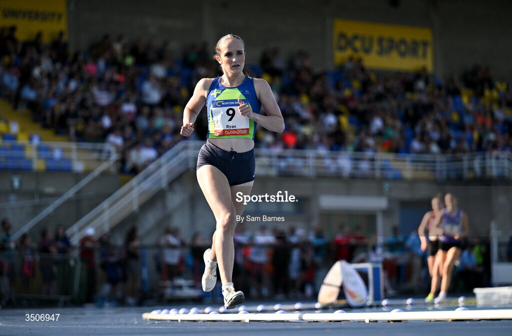10 July 2026; Leia Ryan of Metro/St Brigid's AC competes in the Jerry Kiernan Foundation U20 women's mile during the Morton Games at Morton Stadium in Santry, Dublin. Photo by Sam Barnes/Sportsfile