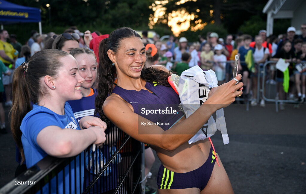 10 July 2026; Sophie O'Sullivan of Ireland poses for a selfie with supporters during the Morton Games at Morton Stadium in Santry, Dublin. Photo by Sam Barnes/Sportsfile