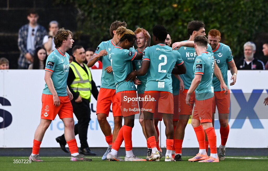 10 July 2026; Shane Farrell of Drogheda United, centre, celebrates with teammates after scoring their side's second goal during the SSE Airtricity Men’s Premier Division match between Dundalk and Drogheda United at Oriel Park in Dundalk, Louth. Photo by Ben McShane/Sportsfile