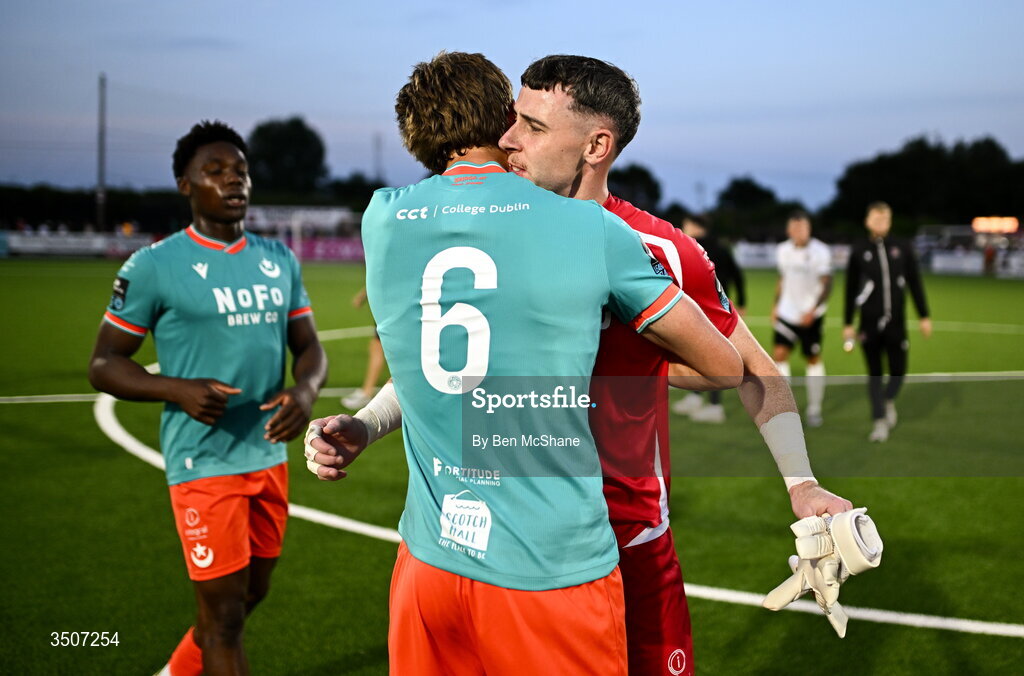 10 July 2026; Drogheda United goalkeeper Luke Dennison, right, celebrates with Jago Godden of Drogheda United after the SSE Airtricity Men’s Premier Division match between Dundalk and Drogheda United at Oriel Park in Dundalk, Louth. Photo by Ben McShane/Sportsfile