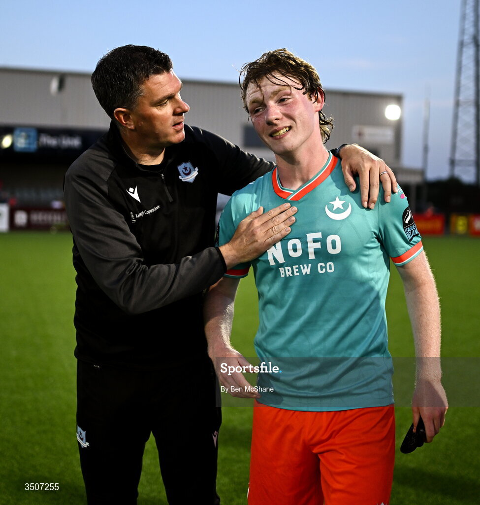 10 July 2026; Drogheda United manager Kevin Doherty celebrates with Ryan Markey of Drogheda United after the SSE Airtricity Men’s Premier Division match between Dundalk and Drogheda United at Oriel Park in Dundalk, Louth. Photo by Ben McShane/Sportsfile