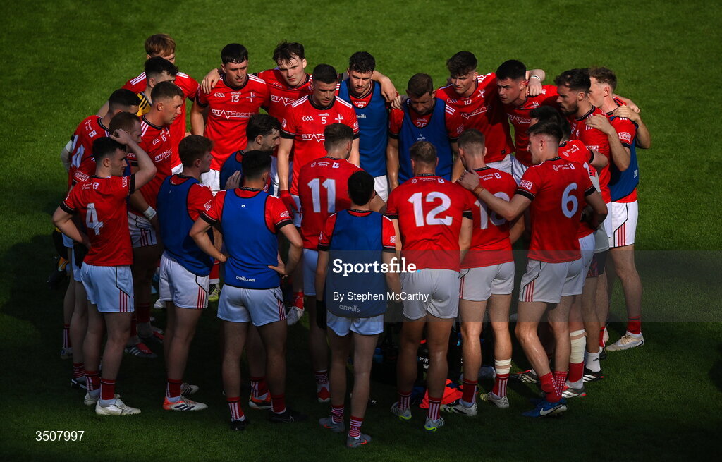 11 July 2026; Sam Mulroy of Louth, 11, speaks to his teammates in a huddle before the GAA Football All-Ireland Senior Championship semi-final match between Mayo and Louth at Croke Park in Dublin. Photo by Stephen McCarthy/Sportsfile