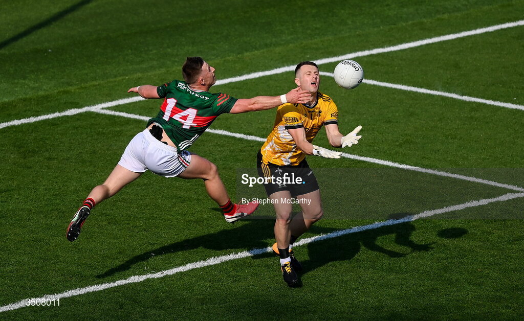 11 July 2026; Louth goalkeeper Niall McDonnell in action against Ryan O'Donoghue of Mayo during the GAA Football All-Ireland Senior Championship semi-final match between Mayo and Louth at Croke Park in Dublin. Photo by Stephen McCarthy/Sportsfile