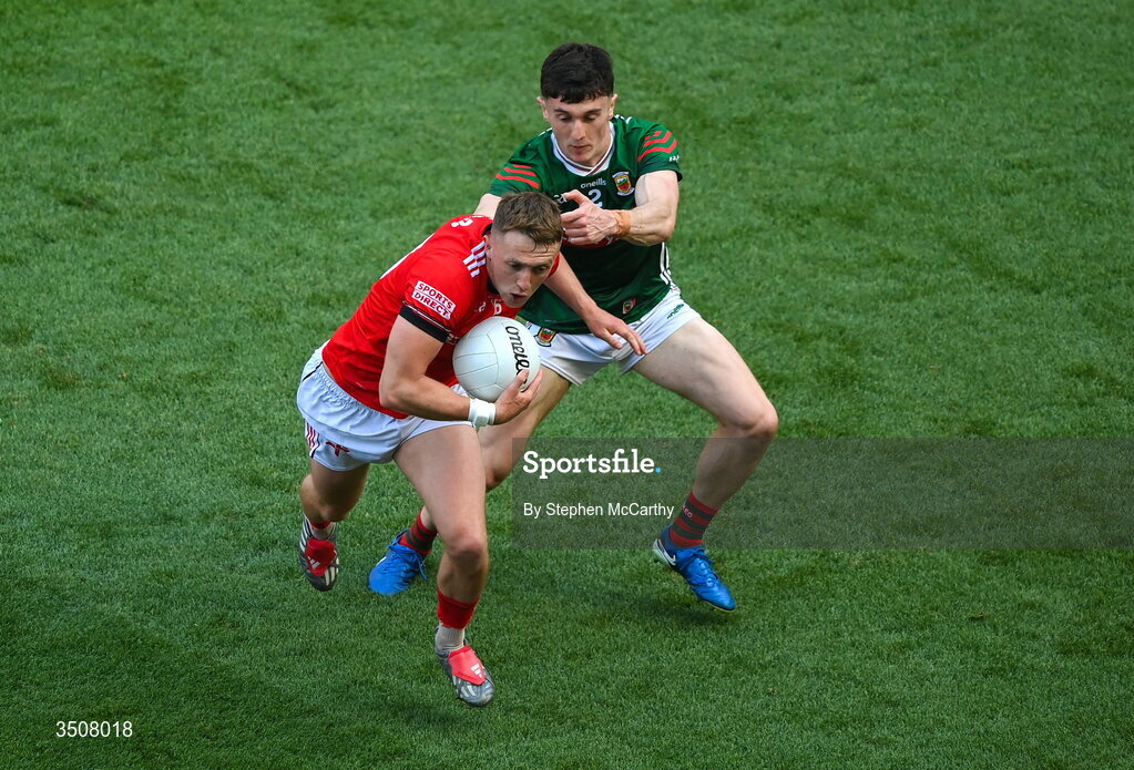 11 July 2026; Ryan Burns of Louth in action against Jack Coyne of Mayo during the GAA Football All-Ireland Senior Championship semi-final match between Mayo and Louth at Croke Park in Dublin. Photo by Stephen McCarthy/Sportsfile