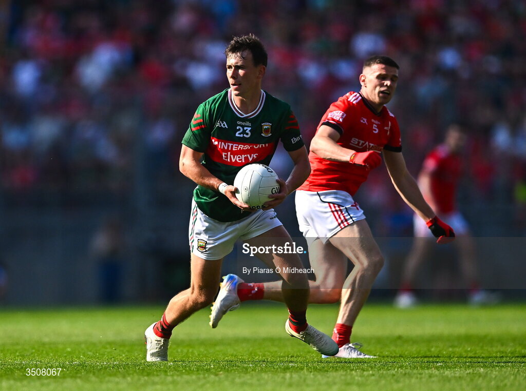 11 July 2026; Paul Towey of Mayo in action against Conal McKeever of Louth during the GAA Football All-Ireland Senior Championship semi-final match between Mayo and Louth at Croke Park in Dublin. Photo by Piaras Ó Mídheach/Sportsfile