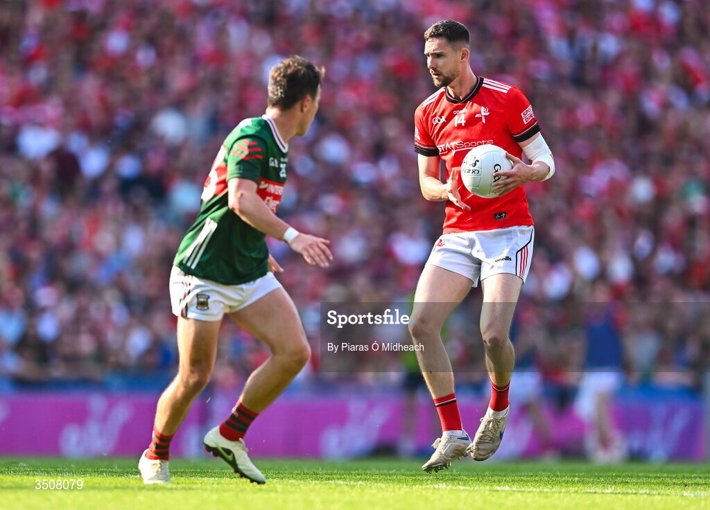11 July 2026; Ciarán Downey of Louth in action against Paul Towey of Mayo during the GAA Football All-Ireland Senior Championship semi-final match between Mayo and Louth at Croke Park in Dublin. Photo by Piaras Ó Mídheach/Sportsfile