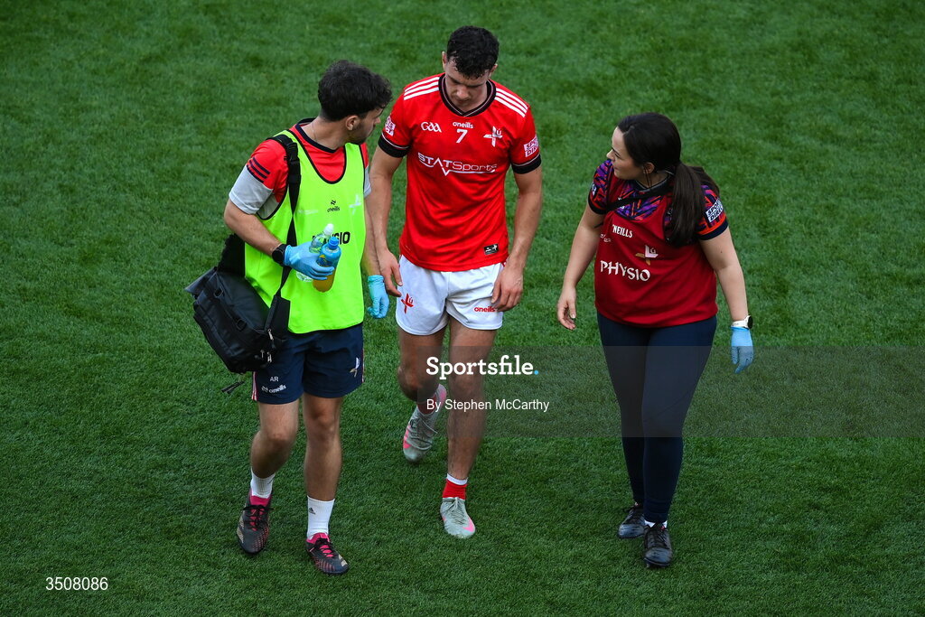 11 July 2026; Craig Lennon of Louth leaves the pitch with an injury during the GAA Football All-Ireland Senior Championship semi-final match between Mayo and Louth at Croke Park in Dublin. Photo by Stephen McCarthy/Sportsfile