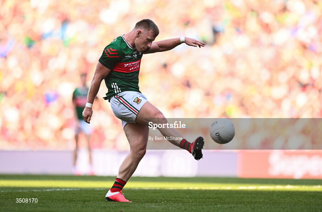 11 July 2026; Ryan O'Donoghue of Mayo kicks a free during the GAA Football All-Ireland Senior Championship semi-final match between Mayo and Louth at Croke Park in Dublin. Photo by Ben McShane/Sportsfile