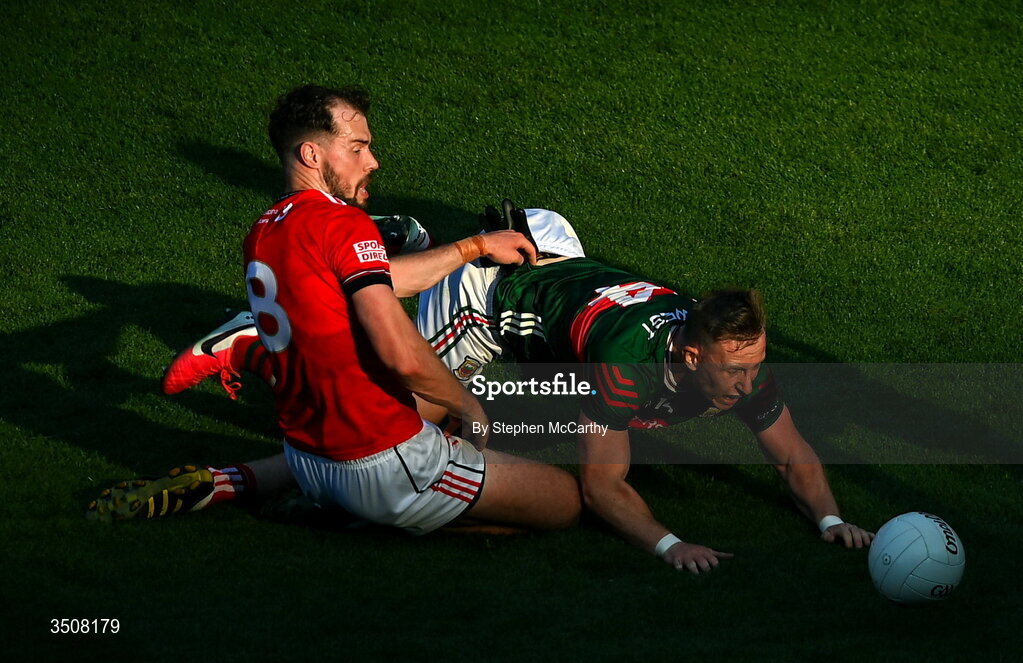 11 July 2026; Ryan O'Donoghue of Mayo in action against Conor Early of Louth during the GAA Football All-Ireland Senior Championship semi-final match between Mayo and Louth at Croke Park in Dublin. Photo by Stephen McCarthy/Sportsfile