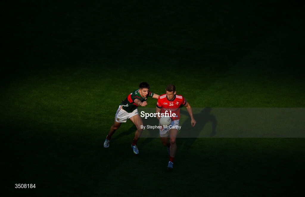 11 July 2026; Anthony Williams of Louth in action against Enda Hession of Mayo during the GAA Football All-Ireland Senior Championship semi-final match between Mayo and Louth at Croke Park in Dublin. Photo by Stephen McCarthy/Sportsfile