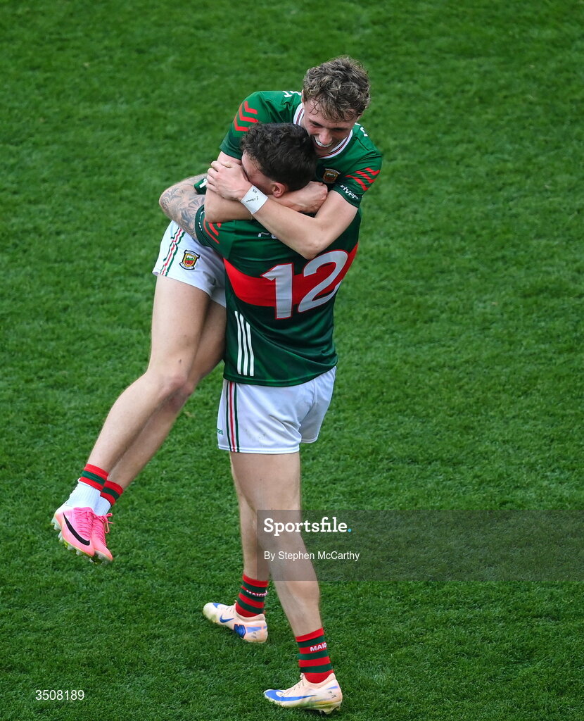 11 July 2026; Kobe McDonald, left, and Jordan Flynn of Mayo celebrate after the GAA Football All-Ireland Senior Championship semi-final match between Mayo and Louth at Croke Park in Dublin. Photo by Stephen McCarthy/Sportsfile