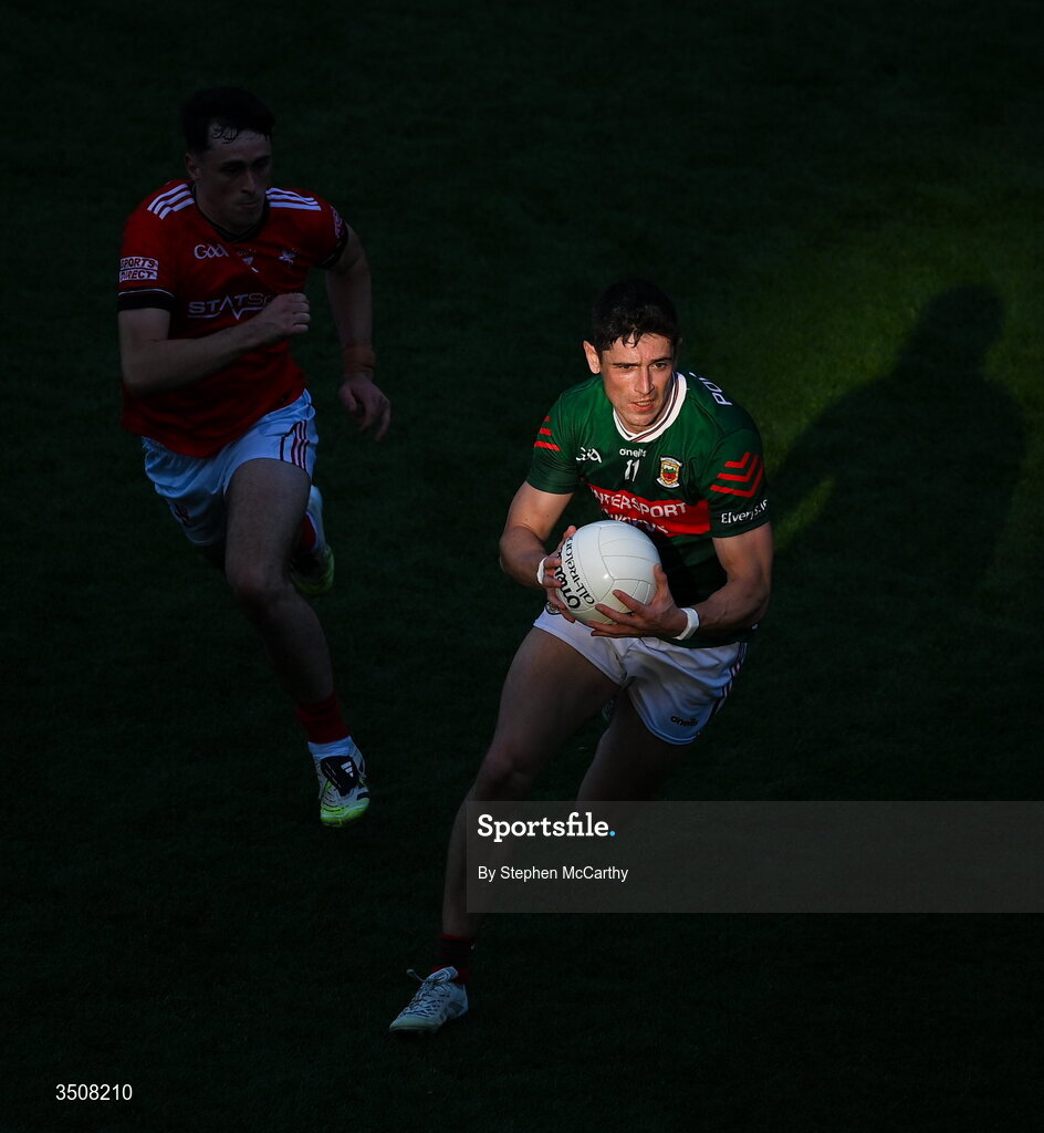 11 July 2026; Conor Loftus of Mayo in action against Kieran McArdle of Louth during the GAA Football All-Ireland Senior Championship semi-final match between Mayo and Louth at Croke Park in Dublin. Photo by Stephen McCarthy/Sportsfile