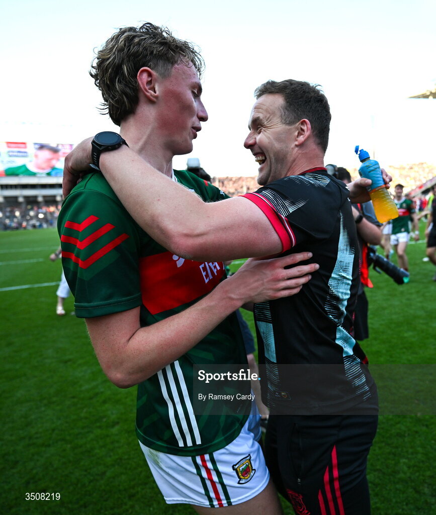 11 July 2026; Mayo manager Andy Moran, right, and Kobe McDonald of Mayo celebrate after the GAA Football All-Ireland Senior Championship semi-final match between Mayo and Louth at Croke Park in Dublin. Photo by Ramsey Cardy/Sportsfile