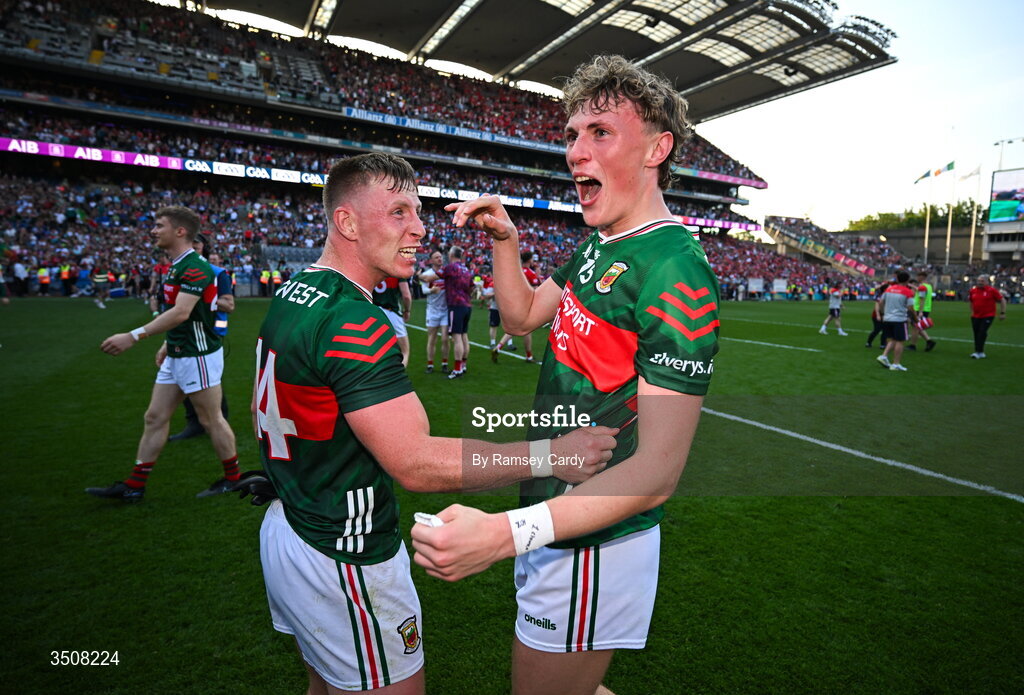 11 July 2026; Ryan O'Donoghue, left, and Kobe McDonald of Mayo celebrate after the GAA Football All-Ireland Senior Championship semi-final match between Mayo and Louth at Croke Park in Dublin. Photo by Ramsey Cardy/Sportsfile