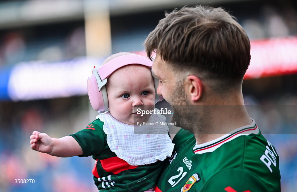 11 July 2026; Aidan O'Shea of Mayo celebrates with his daughter Romee after victory in the GAA Football All-Ireland Senior Championship semi-final match between Mayo and Louth at Croke Park in Dublin. Photo by Piaras Ó Mídheach/Sportsfile