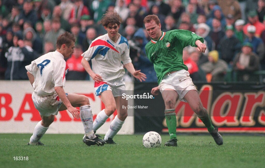 23 March 1994; Brian Carey, Republic of Ireland in action against Russia. International friendly, Republic of Ireland v Russia, Lansdowne Road, Dublin. Picture credit; David Maher / SPORTSFILE