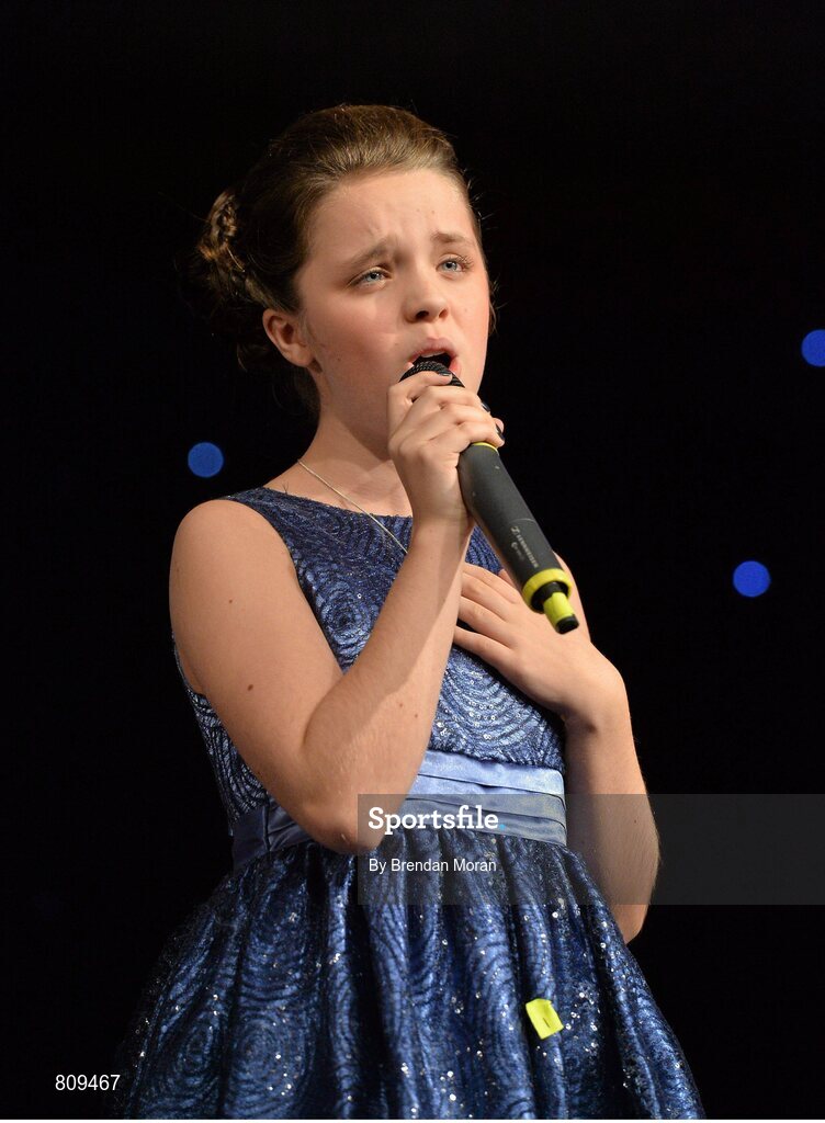 9 November 2013; Singer Hannah Roddy peforming during the TG4 Ladies Football All-Star Awards 2013. Citywest Hotel, Saggart, Co. Dublin. Picture credit: Brendan Moran / SPORTSFILE