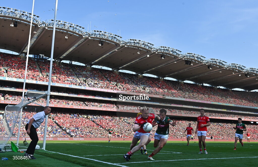 11 July 2026; Donal McKenny of Louth in action against Paul Towey of Mayo during the GAA Football All-Ireland Senior Championship semi-final match between Mayo and Louth at Croke Park in Dublin. Photo by Ramsey Cardy/Sportsfile