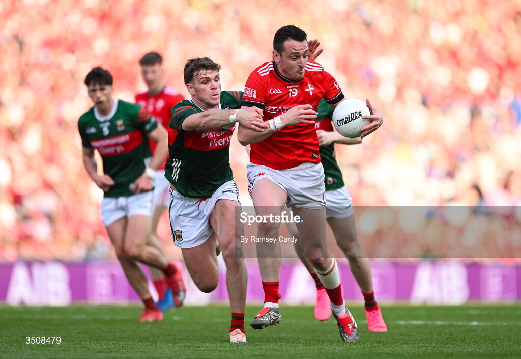 11 July 2026; Tommy Durnin of Louth in action against Jordan Flynn of Mayo during the GAA Football All-Ireland Senior Championship semi-final match between Mayo and Louth at Croke Park in Dublin. Photo by Ramsey Cardy/Sportsfile