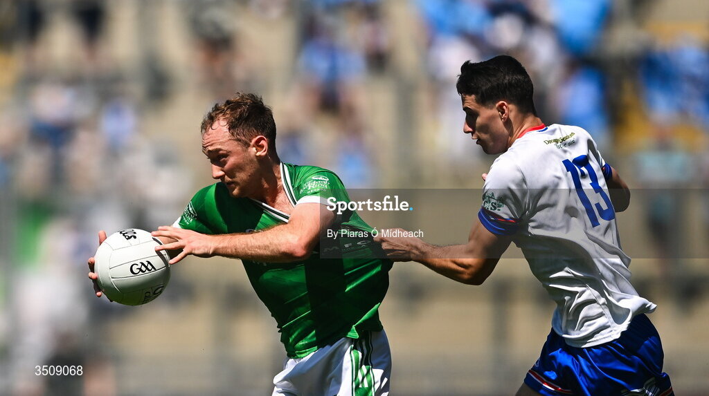 12 July 2026; Matthew Joyce of London in action against Declan Kelly of USGAA during the GAA Football All-Ireland Junior Championship Final match between USGAA and London at Croke Park in Dublin. Photo by Piaras Ó Mídheach/Sportsfile