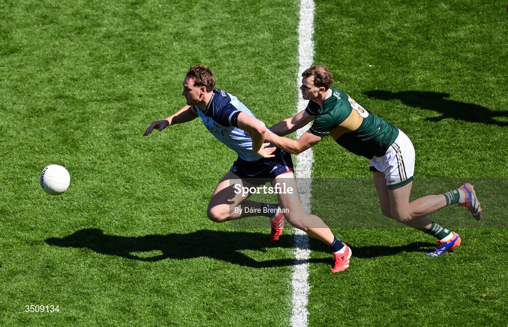 12 July 2026; Peadar Ó Cofaigh Byrne of Dublin in action against Mark O'Shea of Kerry during the GAA Football All-Ireland Senior Championship semi-final match between Dublin and Kerry at Croke Park in Dublin. Photo by Dáire Brennan/Sportsfile