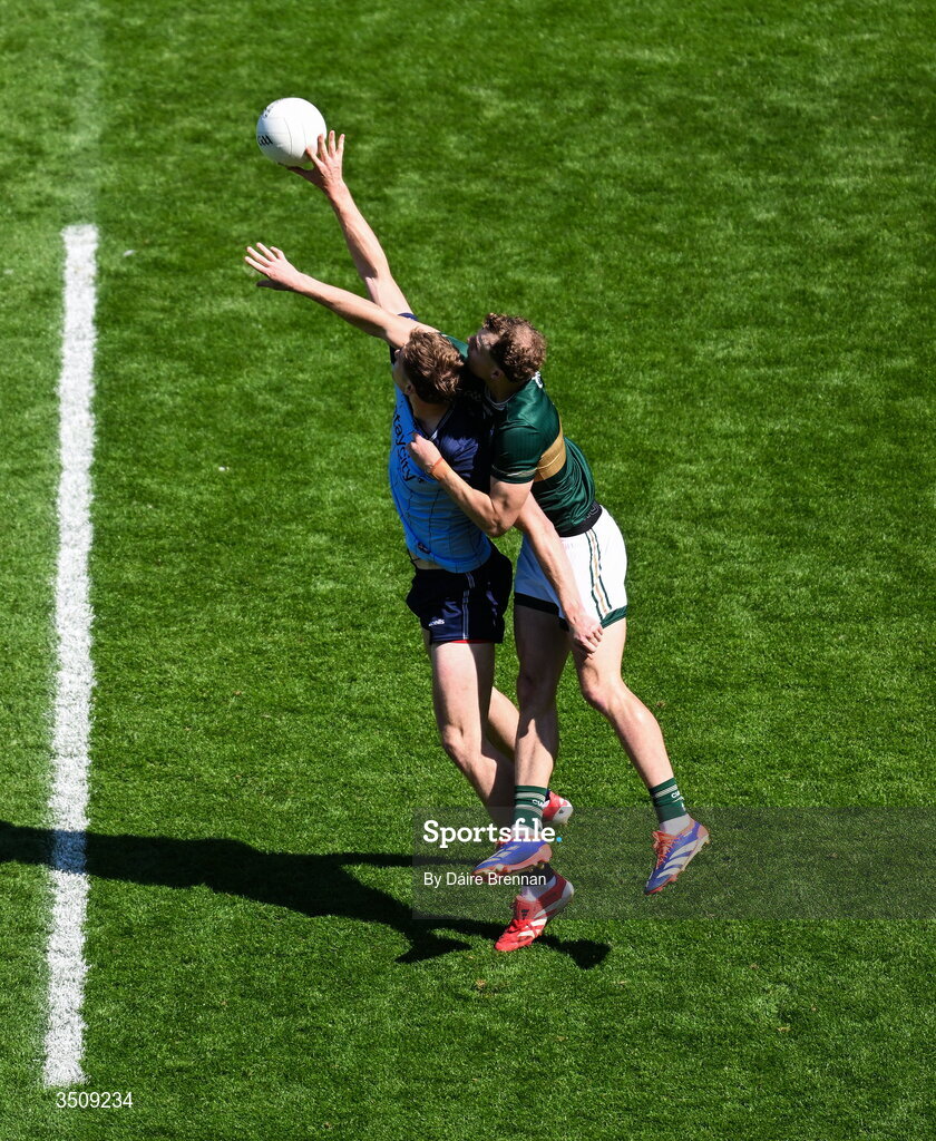 12 July 2026; Peadar Ó Cofaigh Byrne of Dublin in action against Mark O'Shea of Kerry during the GAA Football All-Ireland Senior Championship semi-final match between Dublin and Kerry at Croke Park in Dublin. Photo by Daire Brennan/Sportsfile