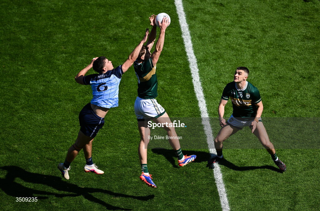12 July 2026; Mark O'Shea of Kerry in action against Theo Clancy of Dublin during the GAA Football All-Ireland Senior Championship semi-final match between Dublin and Kerry at Croke Park in Dublin. Photo by Daire Brennan/Sportsfile