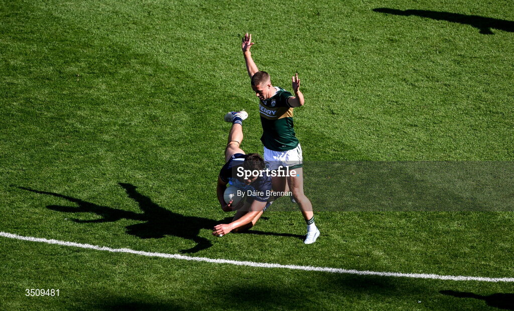 12 July 2026; Theo Clancy of Dublin in action against Evan Looney of Kerry during the GAA Football All-Ireland Senior Championship semi-final match between Dublin and Kerry at Croke Park in Dublin. Photo by Daire Brennan/Sportsfile