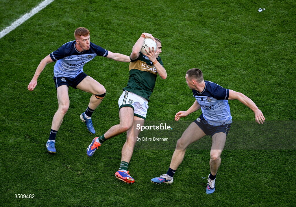 12 July 2026; Dylan Casey of Kerry in action against Seán Guiden, left, and Con O'Callaghan of Dublin during the GAA Football All-Ireland Senior Championship semi-final match between Dublin and Kerry at Croke Park in Dublin. Photo by Daire Brennan/Sportsfile