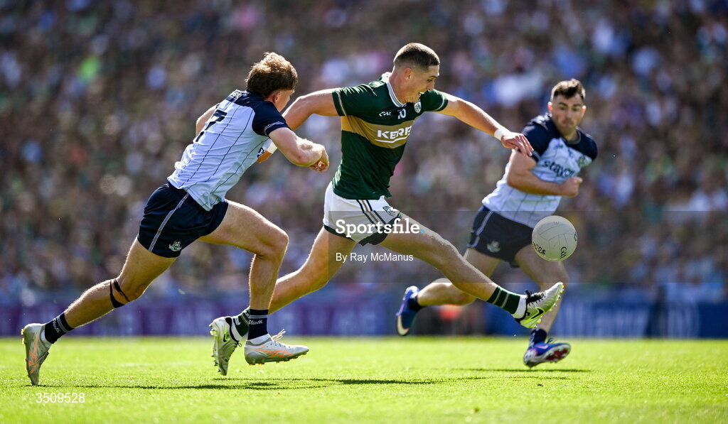 12 July 2026; Joe O'Connor of Kerry races clear of Charlie McMorrow of Dublin during the GAA Football All-Ireland Senior Championship semi-final match between Dublin and Kerry at Croke Park in Dublin. Photo by Ray McManus/Sportsfile