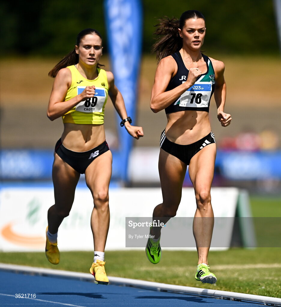 25 July 2026; Alex O'Neill of Limerick Track A.C., Limerick, right, competes in the women's 800m heats during day one of the 123.ie National Senior Track & Field Championships 2026 at Morton Stadium in Dublin. Photo by Tyler Miller/Sportsfile