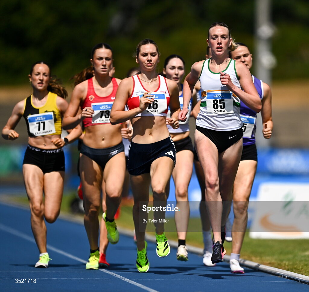 25 July 2026; Emily O'Shea of St. Abbans A.C., Laois, right, leads the field in the women's 800m heats during day one of the 123.ie National Senior Track & Field Championships 2026 at Morton Stadium in Dublin. Photo by Tyler Miller/Sportsfile