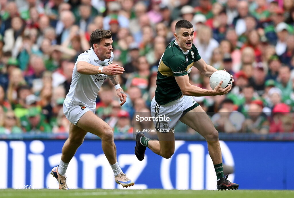 26 July 2026; Seán O'Shea of Kerry in action against Jordan Flynn of Mayo during the GAA Football All-Ireland Senior Championship final match between Kerry and Mayo at Croke Park in Dublin. Photo by Stephen McCarthy/Sportsfile