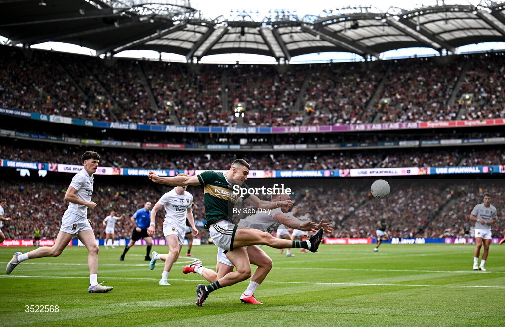 26 July 2026; Seán O'Shea of Kerry in action against Ryan O'Donoghue of Mayo during the GAA Football All-Ireland Senior Championship final match between Kerry and Mayo at Croke Park in Dublin. Photo by Seb Daly/Sportsfile
