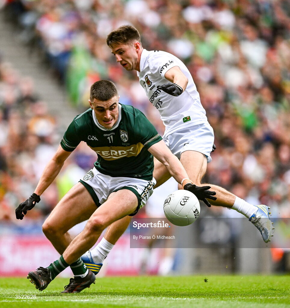 26 July 2026; Seán O'Shea of Kerry in action against Enda Hession of Mayo during the GAA Football All-Ireland Senior Championship final match between Kerry and Mayo at Croke Park in Dublin. Photo by Piaras Ó Mídheach/Sportsfile